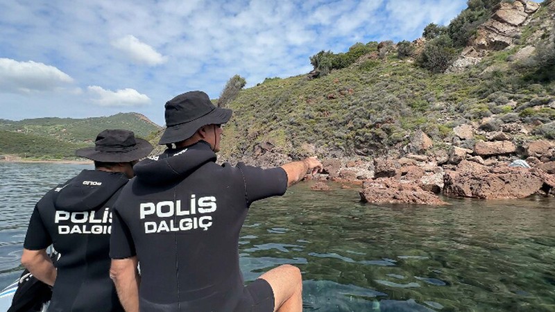 Batan göçmen botundaki 4 yaşındaki çocuk aranıyor