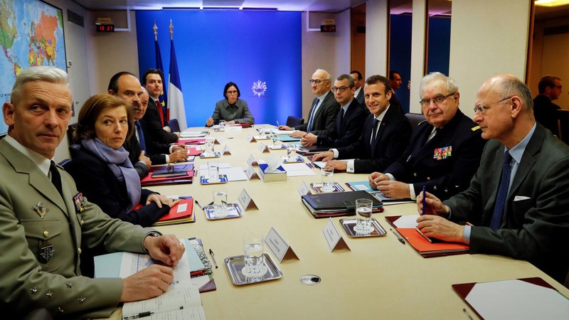 Macron'un gölge devleti, Ülkeyi ajanlarla yönetiyor!
