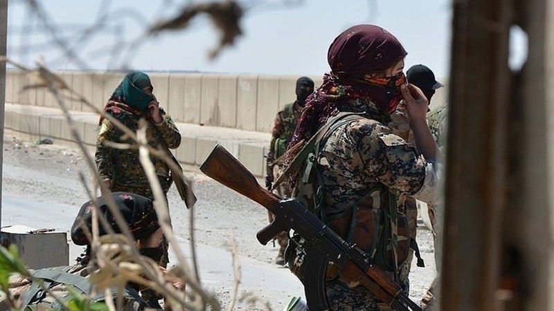 PKK/YPG'li teröristler Halep kent merkezinden çekiliyor