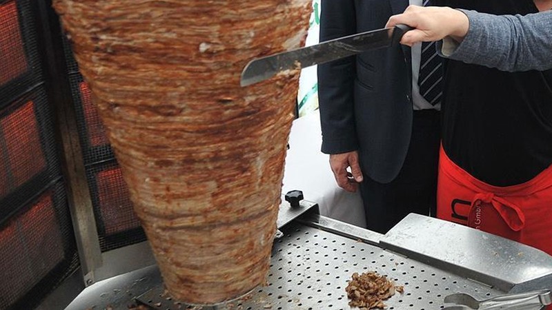 Şimdi de Konya: 'Tavuk döner' faciası sonrası 400 kişi zehirlenme şüphesiyle hastaneye başvurdu