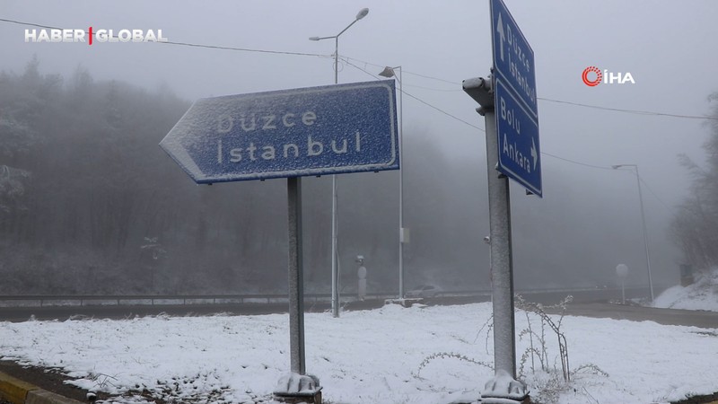 Bolu Dağı’nda yoğun sis, görüş mesafesi düştü!