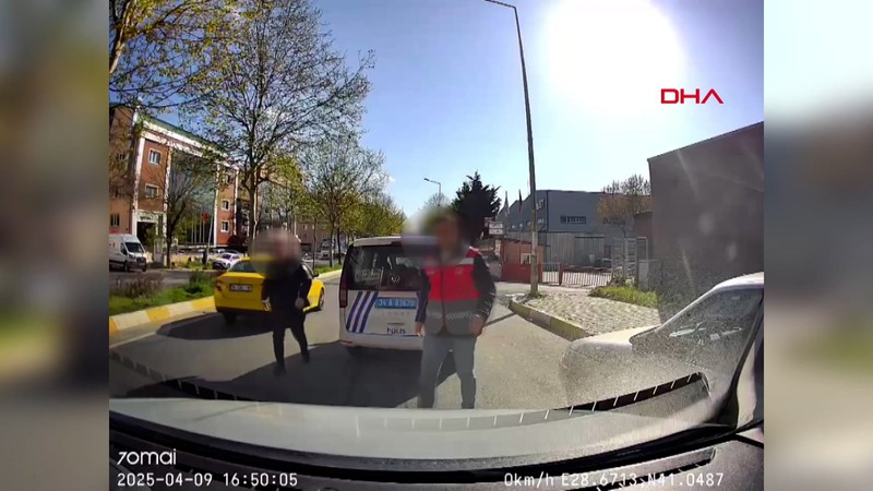 Trafikte araç sürücüsüyle tartışan polis memuru görevden uzaklaştırıldı