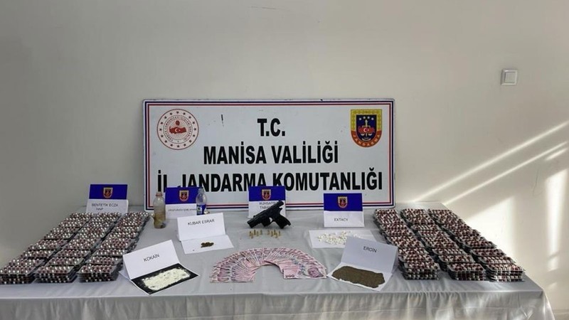 Akhisar'da uyuşturucu operasyonu: 4 gözaltı