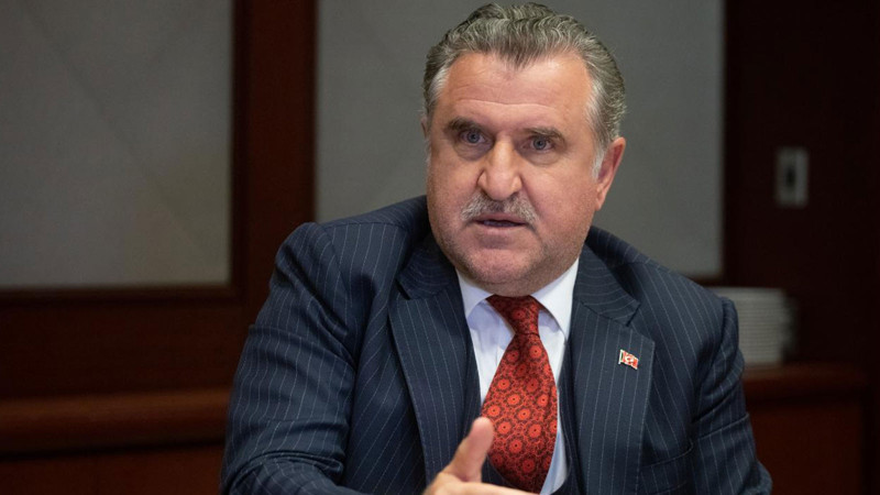 Bakan Bak: Spor salonları, futbol sahaları ve atletizm pistleri vatandaşların kullanımına açıldı