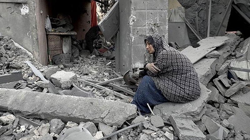 İsrail'in Gazze'de yerinden edilenlerin sığındığı okula yönelik saldırısında 10 kişi öldü