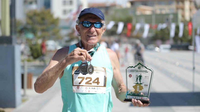 67 yaşındaki Necati Kukul, 12 yılda 108 madalya kazandı