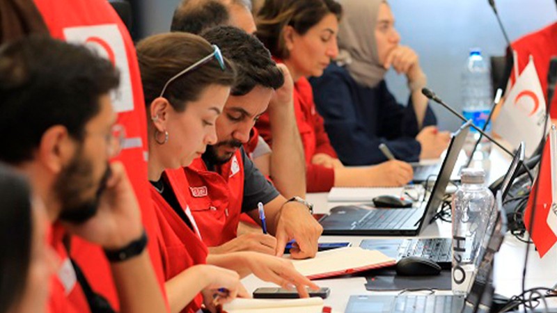 Türk Kızılay'dan İstanbul depremi sonrası beslenme desteği