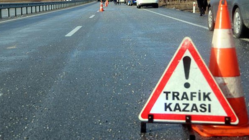 Denizli'de trafik kazası: 2 kişi can verdi, 1 kişi yaralandı