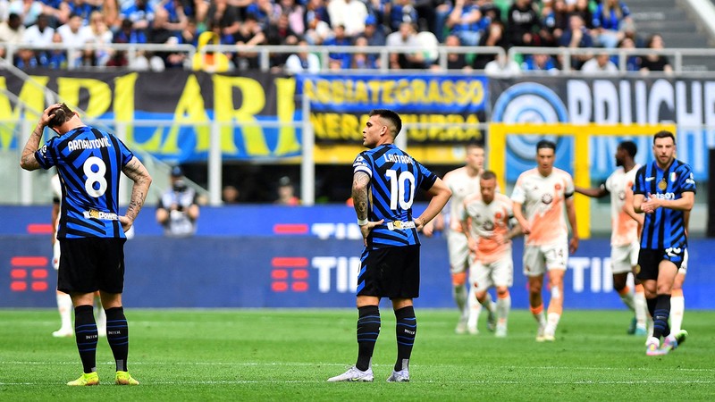 Inter şampiyonluk yarışında ağır yaralı