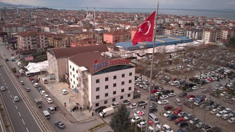 'Deprem raporu' eksik çıkan özel hastanenin faaliyeti geçici olarak durduruldu
