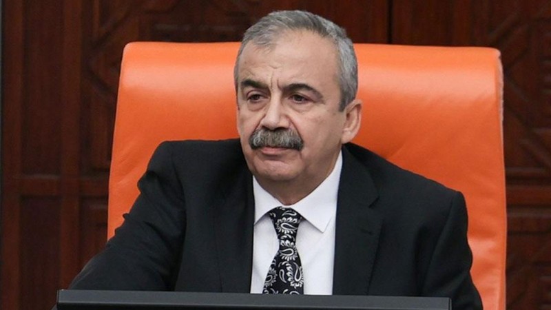 Bakanlardan Sırrı Süreyya Önder için başsağlığı mesajı