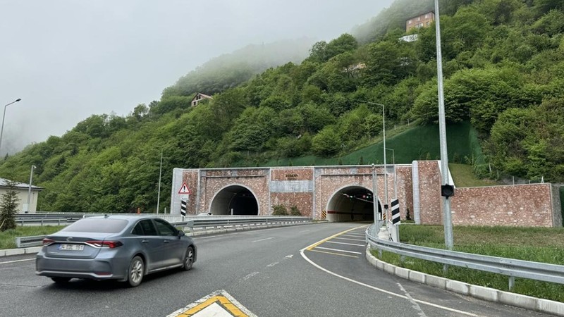 Yeni Zigana Tüneli'nden 2 yılda 3 milyon 490 bin araç geçti