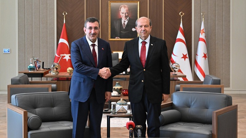 Cevdet Yılmaz, KKTC Cumhurbaşkanı Tatar ile bir araya geldi