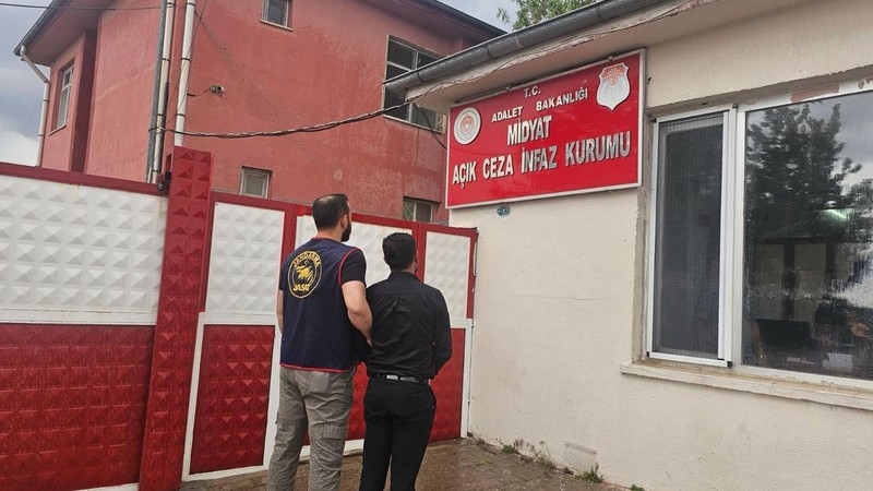 16 yıl 8 ay kesinleşmiş hapis cezası bulunan şahıs bakın nerede ortaya çıktı!