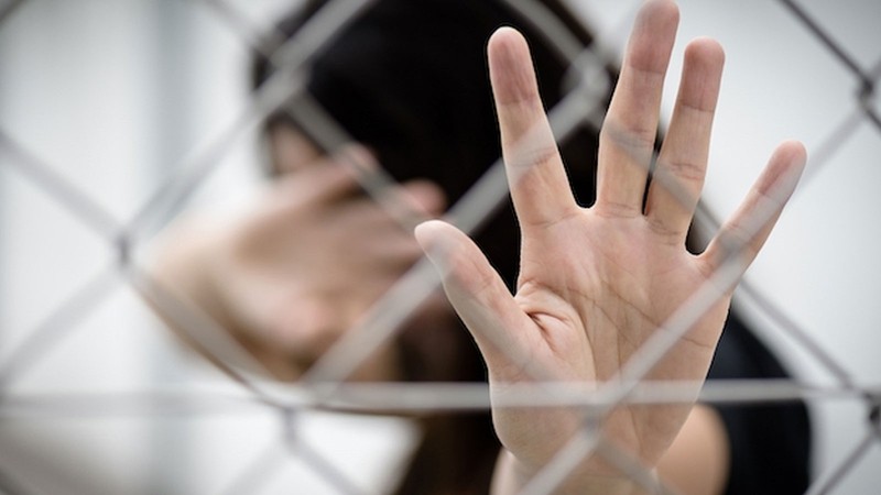 Eşine şiddet ve 12 yaşındaki çocuğuna istismar iddiasıyla yargılanan sanık tahliye edildi