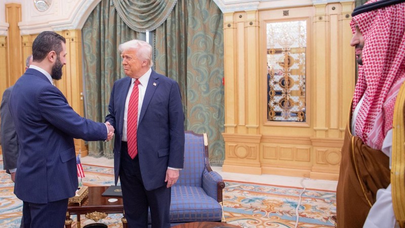 Donald Trump ve Ahmed Şara Riyad'da bir araya geldi