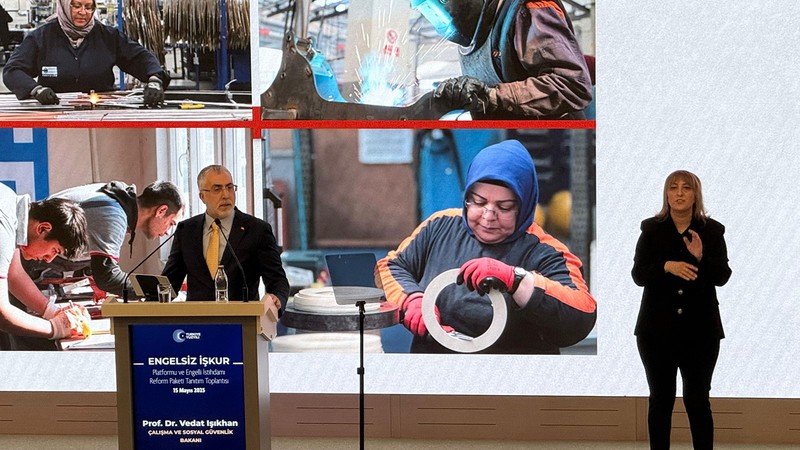 "10 bin engelli bireye kamuda iş fırsatı sunulacak"