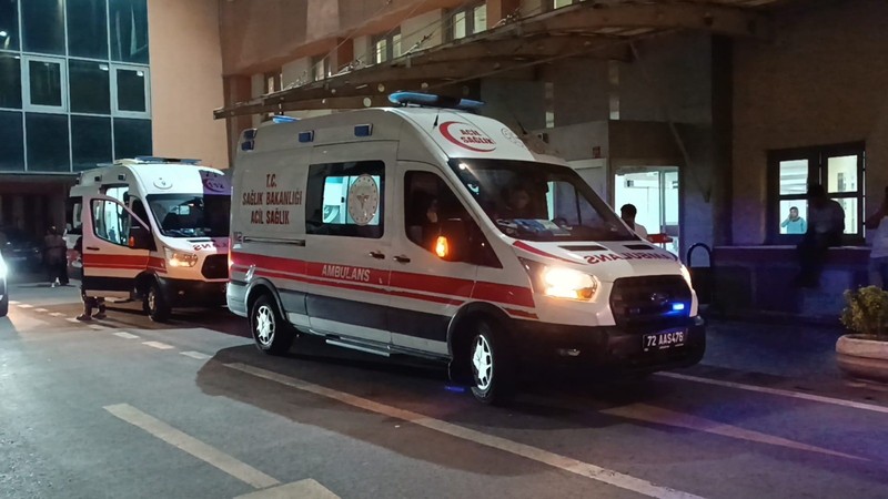 Camiden çıkan kişi otomobil çarpması sonucu can verdi