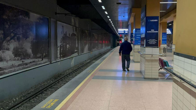 İşçiler greve gitti; metro seferlerini stajyerler yaptı