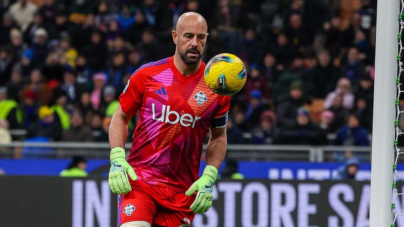 Reina, 42 yaşında aktif futbolu bırakıp teknik direktör oluyor
