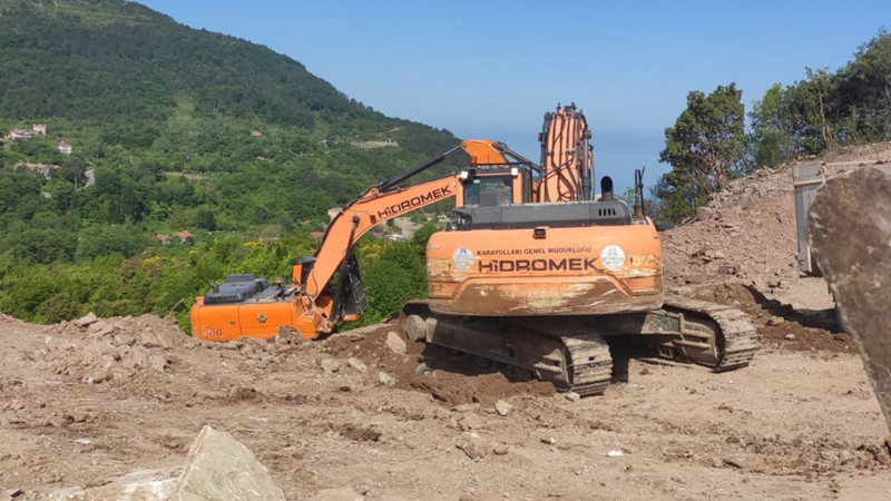 Kastamonu'da heyelan! Yol trafiğe kapandı