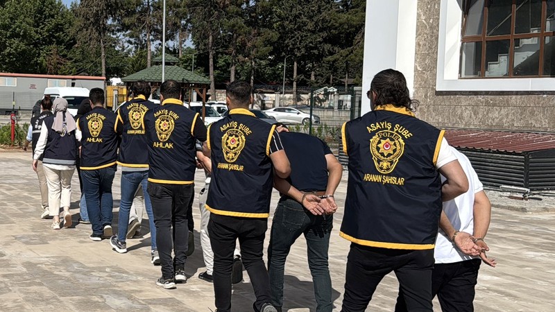 Masaj salonuna fuhuş baskını!