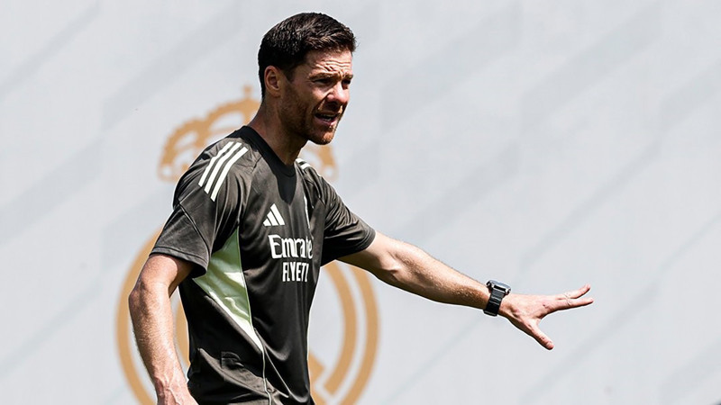 Xabi Alonso, Real Madrid'de ilk idmanına çıktı