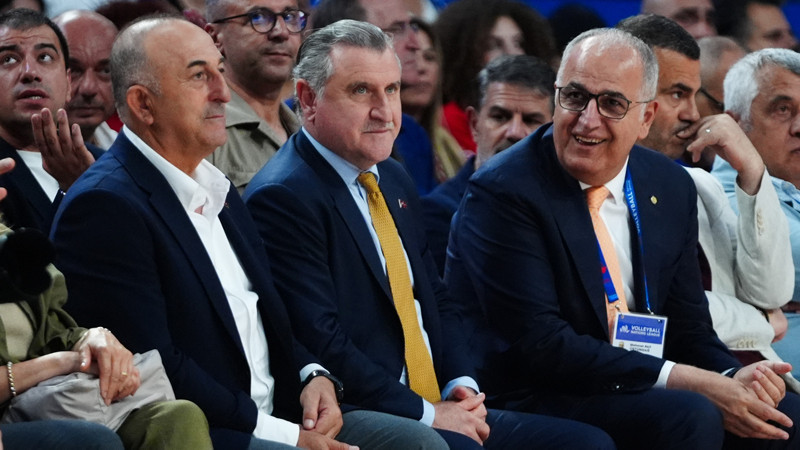 Bakan Bak’tan Fenerbahçe'ye tebrik mesajı