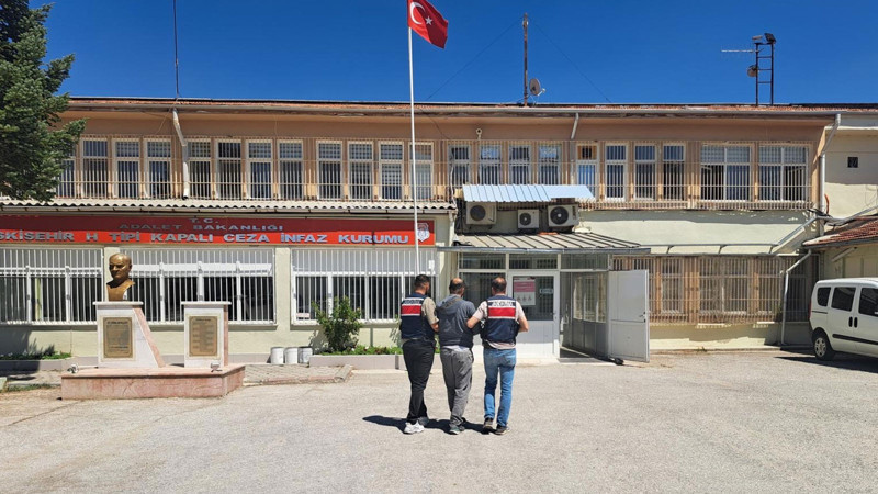 Interpol tarafından kırmızı bültenle aranan terörist, Eskişehir’de yakalandı