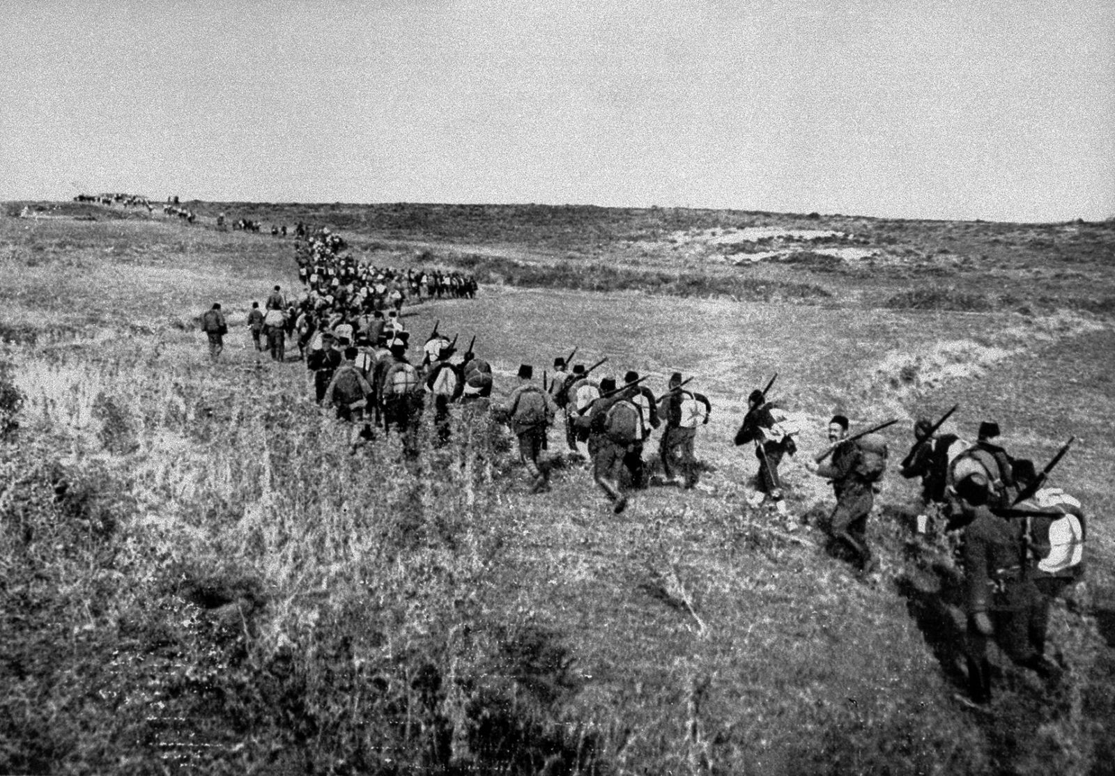Çanakkale Zaferi'nin 107. yıl dönümünde tarihi fotoğraflar savaş ruhunu yansıtıyor 4 Çanakkale Zaferi'nin 107. yıl dönümü! Tarihi fotoğraflar - Resim: 5