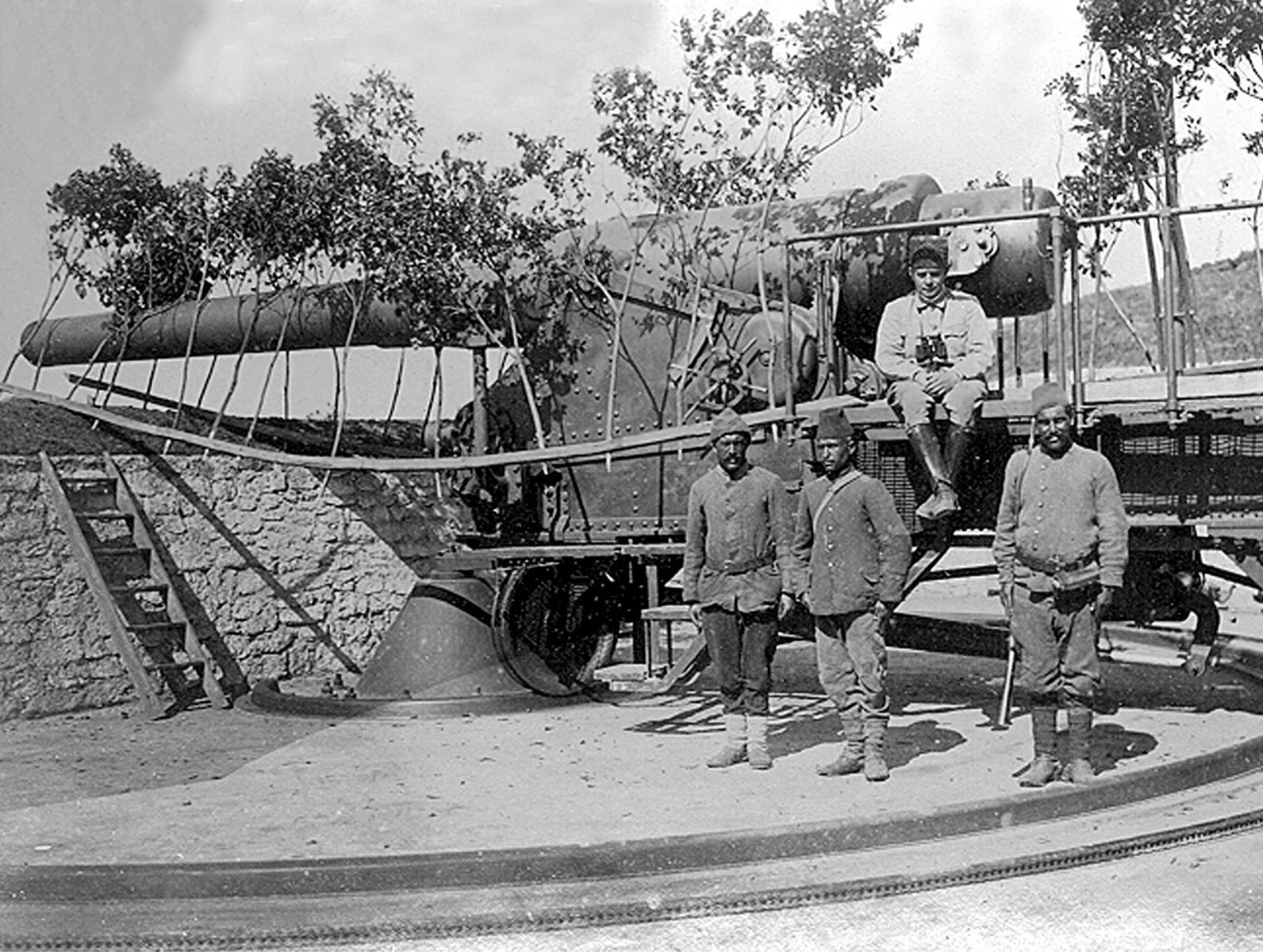 Çanakkale Zaferi'nin 107. yıl dönümünde tarihi fotoğraflar savaş ruhunu yansıtıyor 12 Çanakkale Zaferi'nin 107. yıl dönümü! Tarihi fotoğraflar - Resim: 13