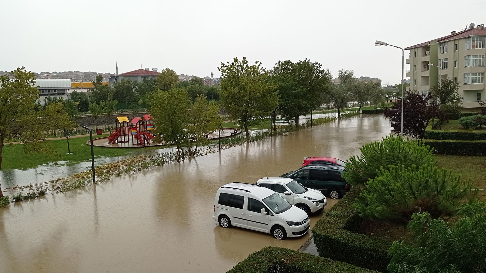 İstanbul’da yağmur etkili olmaya başladı!