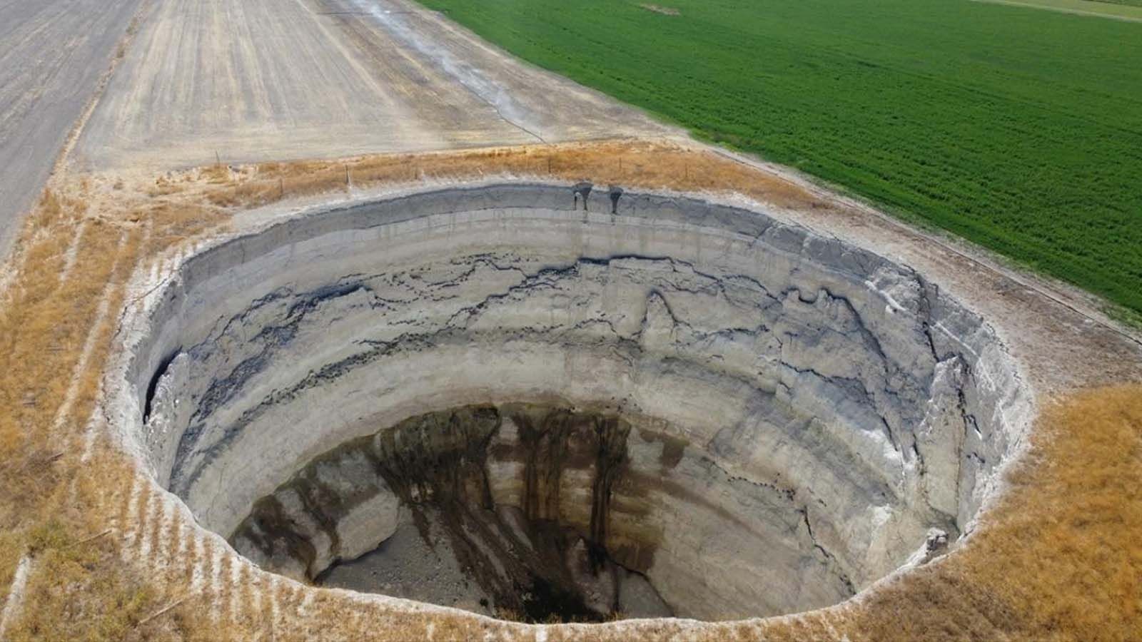 Дыра В Земле Фото