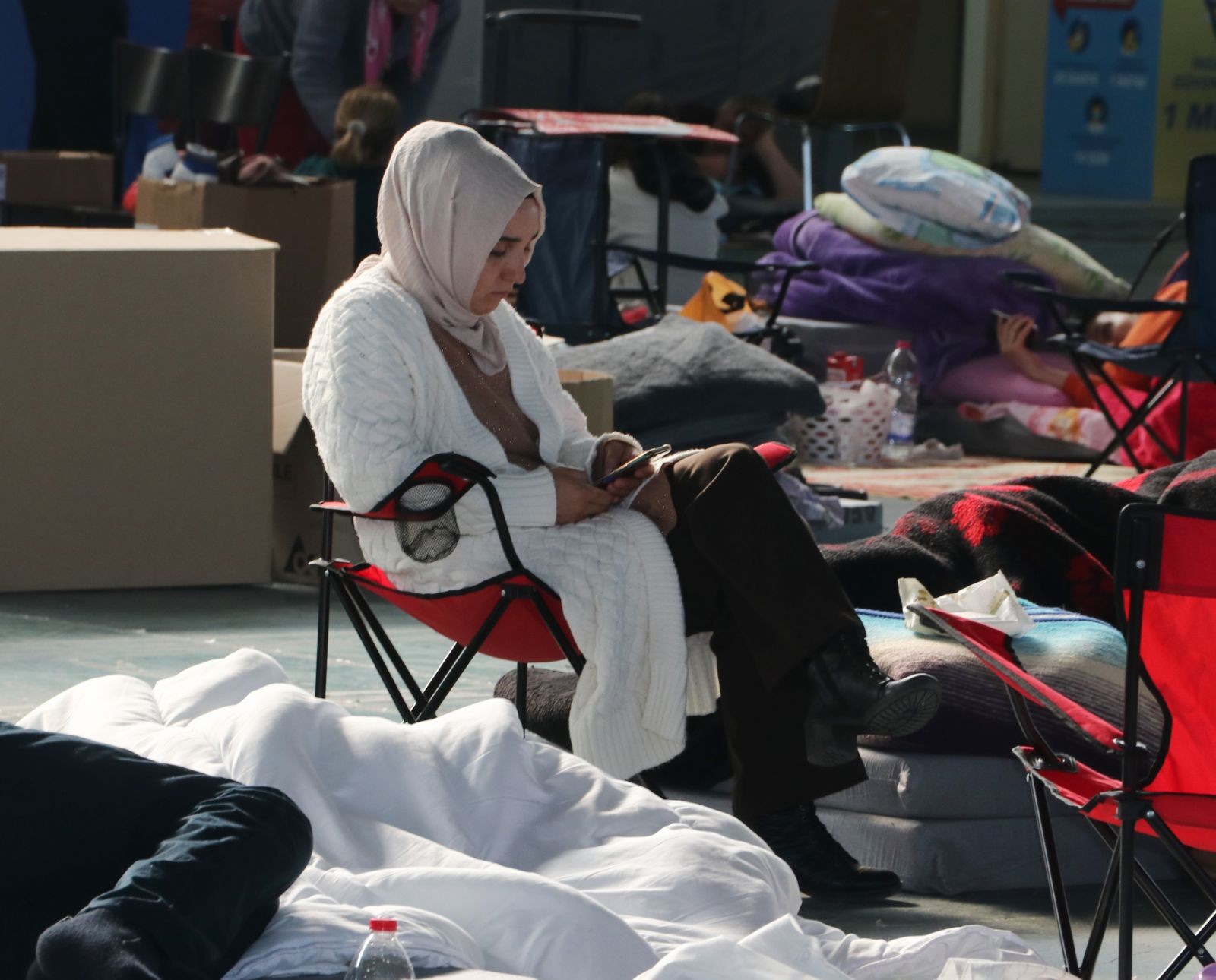 Adanalıların 'sıradaki deprem' korkusu: Evlerine dönemiyorlar - Resim: 6