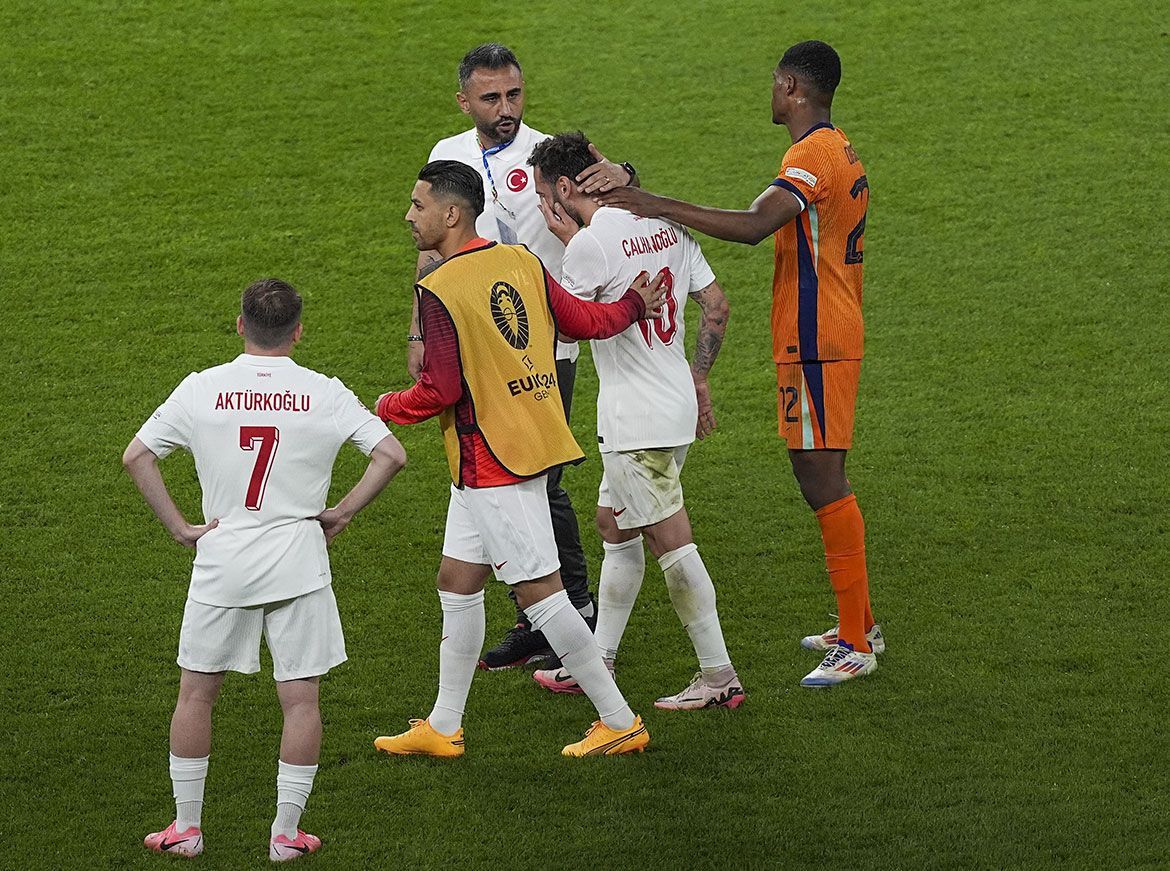 yaz-k-oldu-diyen-fatih-terim-den-montella-ya-ele-tiri