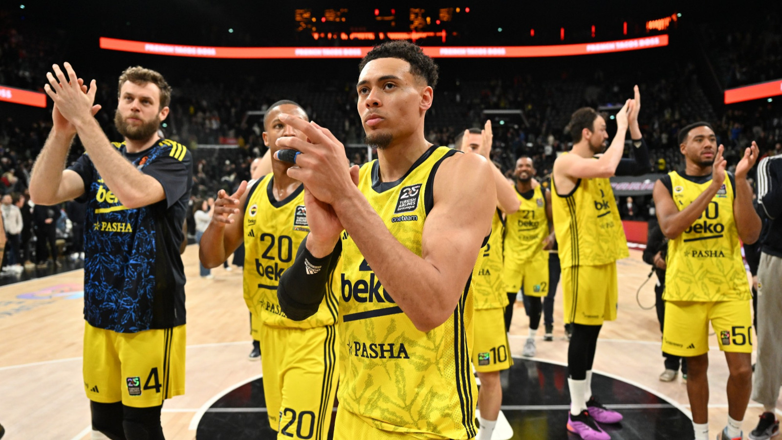 Fenerbahçe Beko, Emporio Armani Milano’yu 76-100 mağlup etti Fenerbahçe Beko, Emporio Armani Milano’yu 76-100 mağlup etti