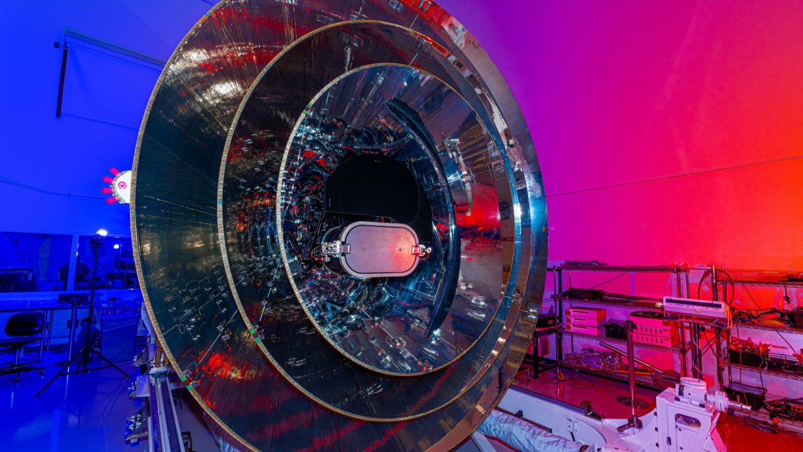 NASA gökyüzünün 3 boyutlu haritasını çıkaracak teleskobu fırlattı