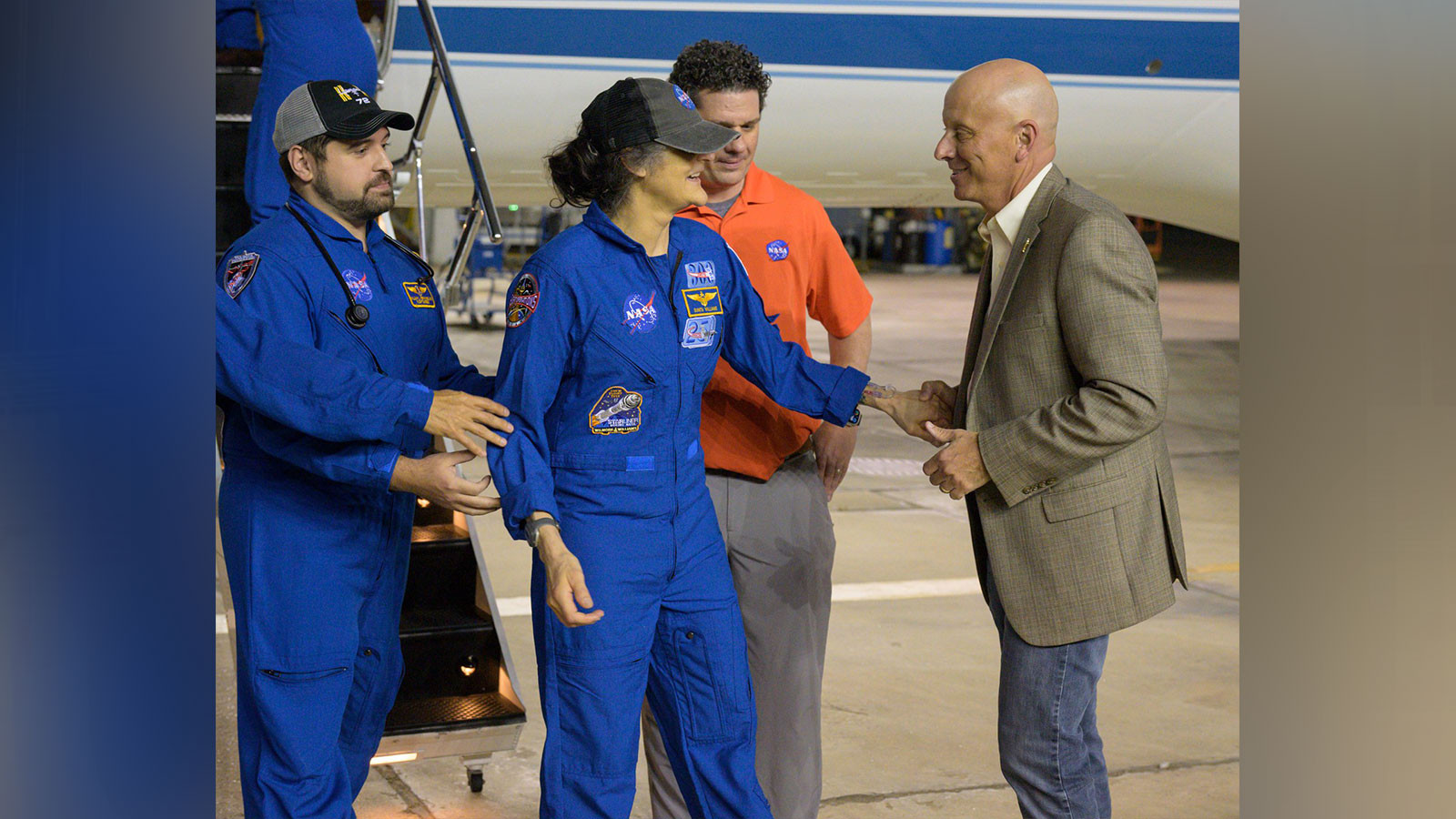 9 ay boyunca uzayda mahsur kalan NASA astronotları Dünya'ya döndü