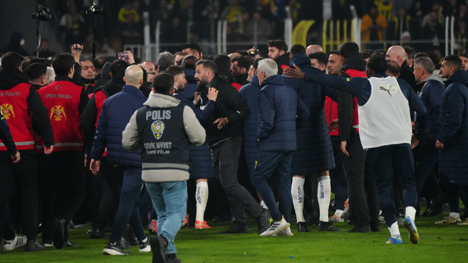 44. maddeden PFDK’ya sevk edilen Mourinho ve futbolcuların alacakları muhtemel cezalar