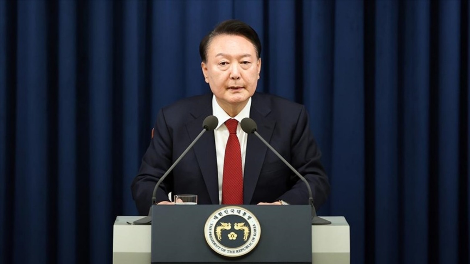 Güney Kore'de Devlet Başkanı Yoon Suk Yeol azledildi thumbnail