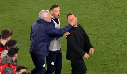Mourinho'nun Okan Buruk'un burnunu niye sıktığı anlaşıldı, The Athletic'ten çarpıcı iddia - Resim: 1