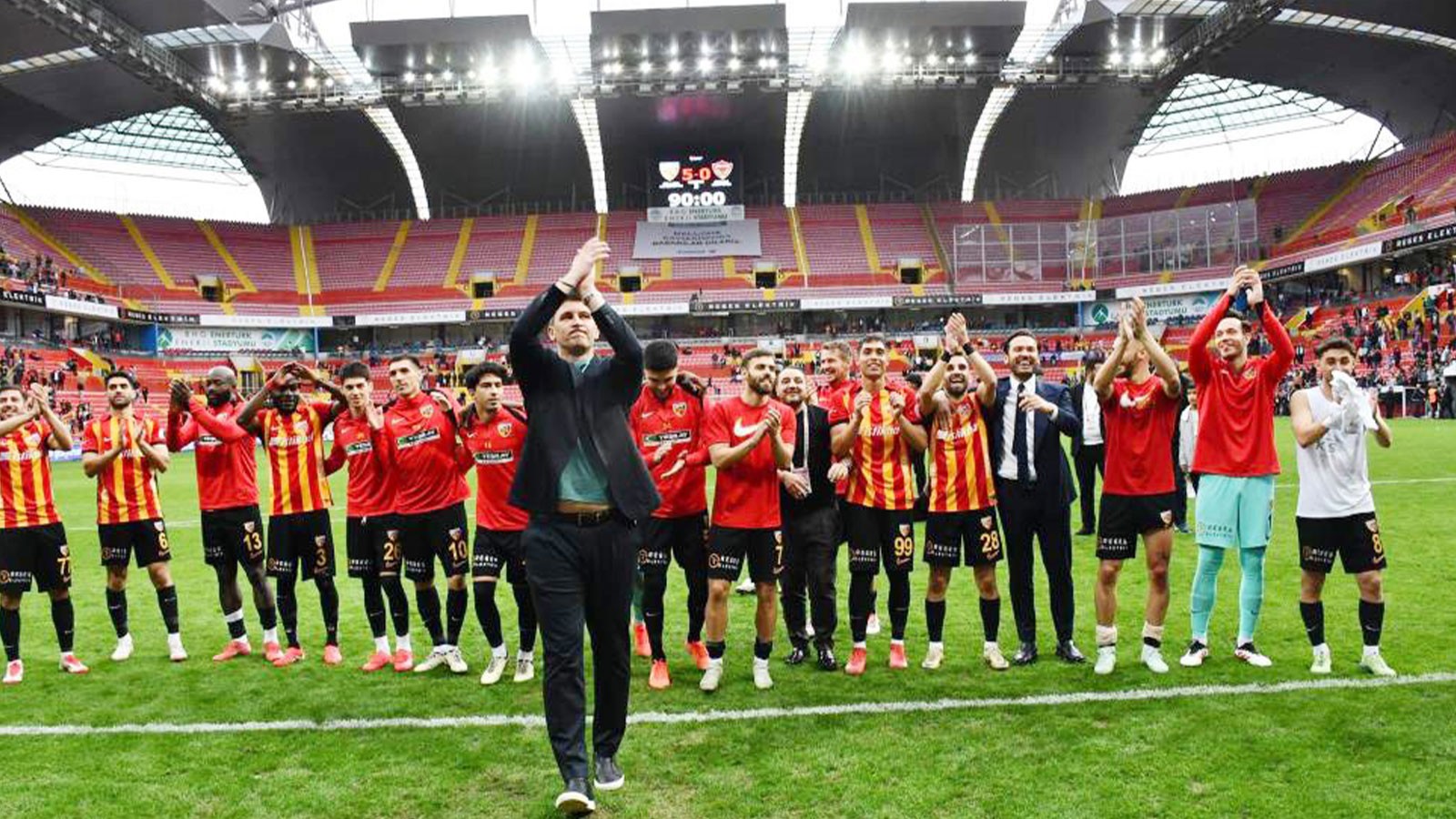 PFDK'dan Kayserispor'a "stata usulsüz seyirci alma" cezası thumbnail