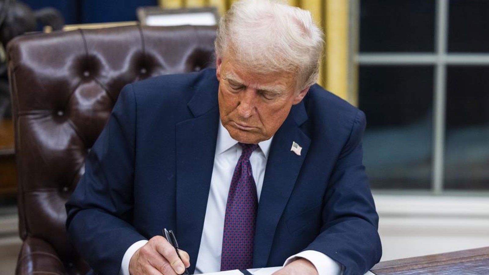 Trump, TikTok yasağını 75 gün daha erteledi thumbnail