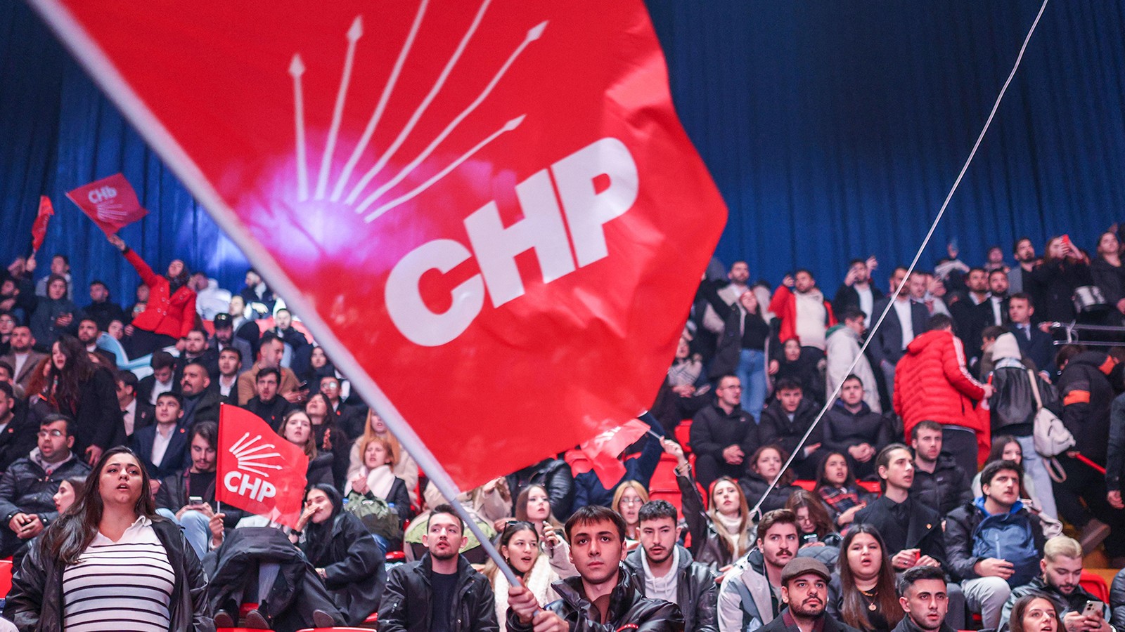CHP "İrade milletindir" sloganıyla 21. olağanüstü kurultayını topluyor thumbnail