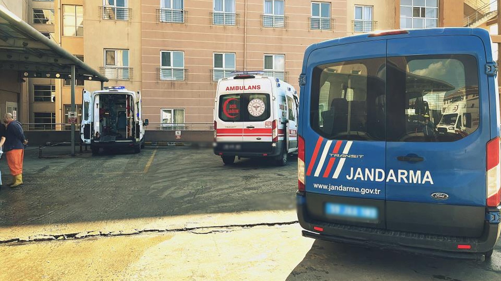Tekirdağ'da acı olay! Tadilat esnasında 5 metre yüksekten düşen işçi can verdi thumbnail