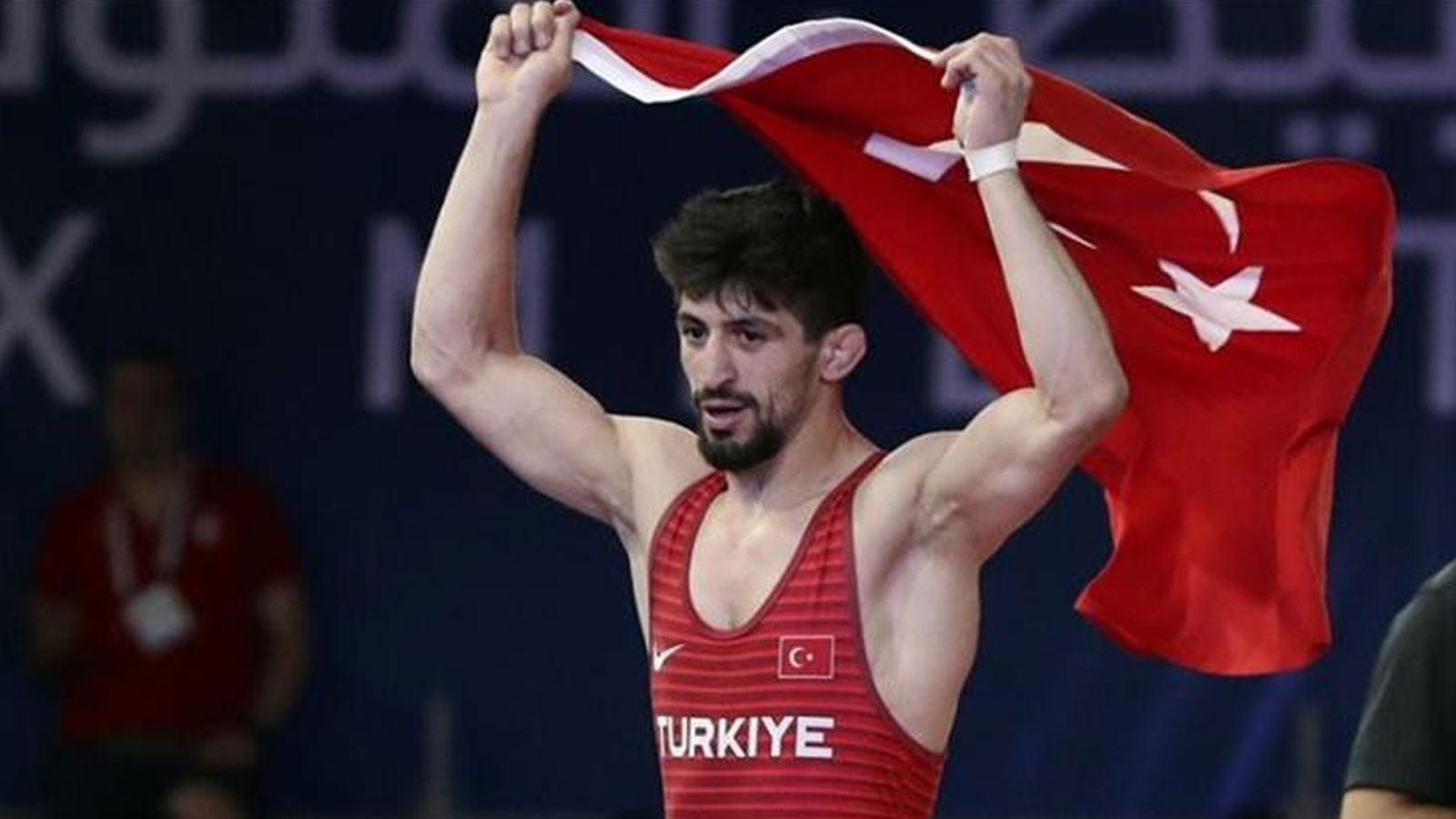 Milli güreşçi Kerem Kamal, grekoromen stil 63 kiloda Avrupa şampiyonu oldu