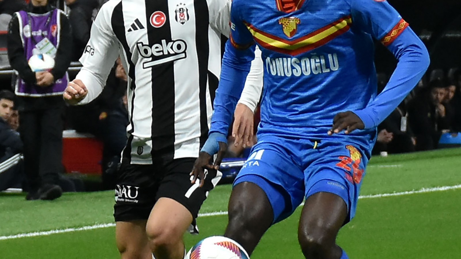Beşiktaş, Göztepe'ye konuk oluyor thumbnail