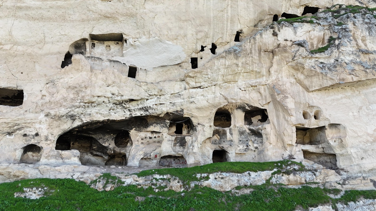 Tunceli'deki tarihi ‘İn delikleri’ turizme kazandırılıyor thumbnail