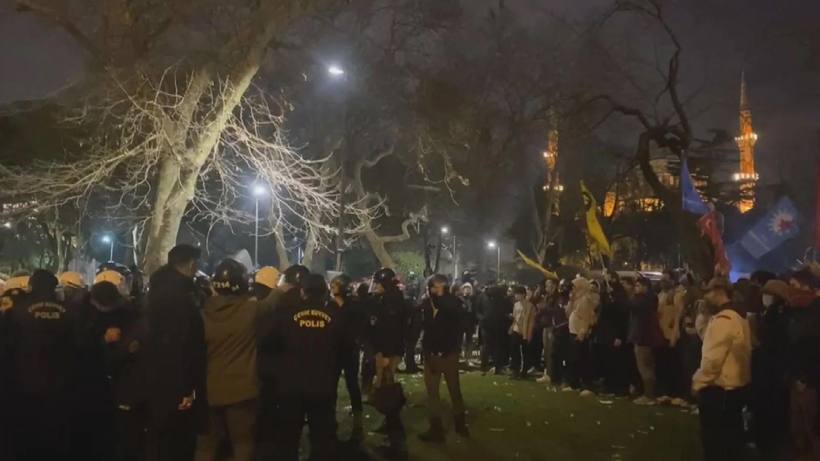 izinsiz-gosterileri-katildigi-iddia-edilen-49-kisi-hakim-karsisina-cikti-wrxn.jpg