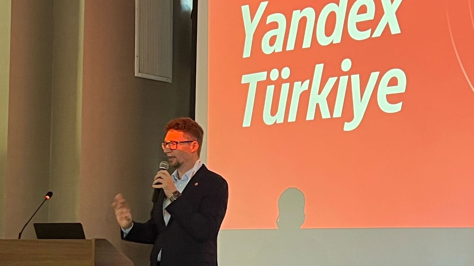 Yandex Türkiye'den yapay zeka destekli içerik üretimi ve gelir paylaşımı